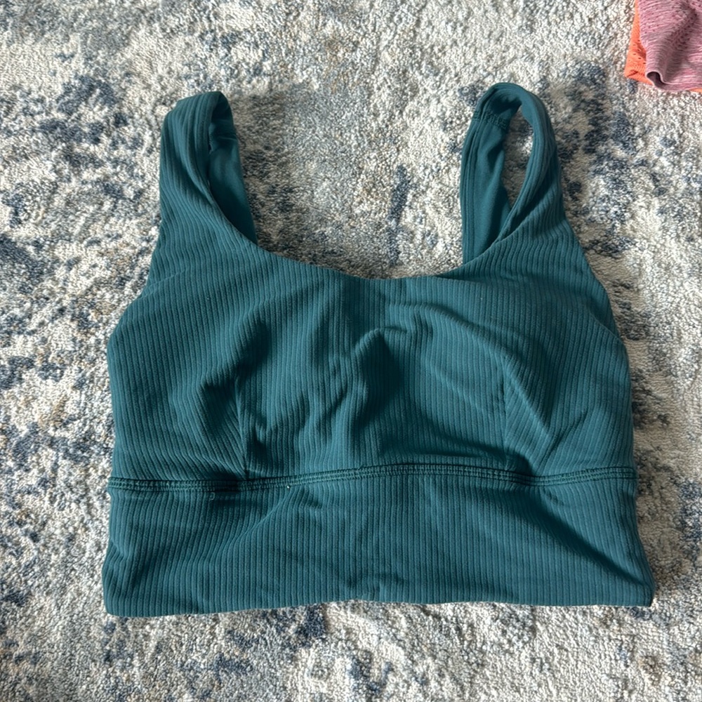 Lululemon sports bra size 4